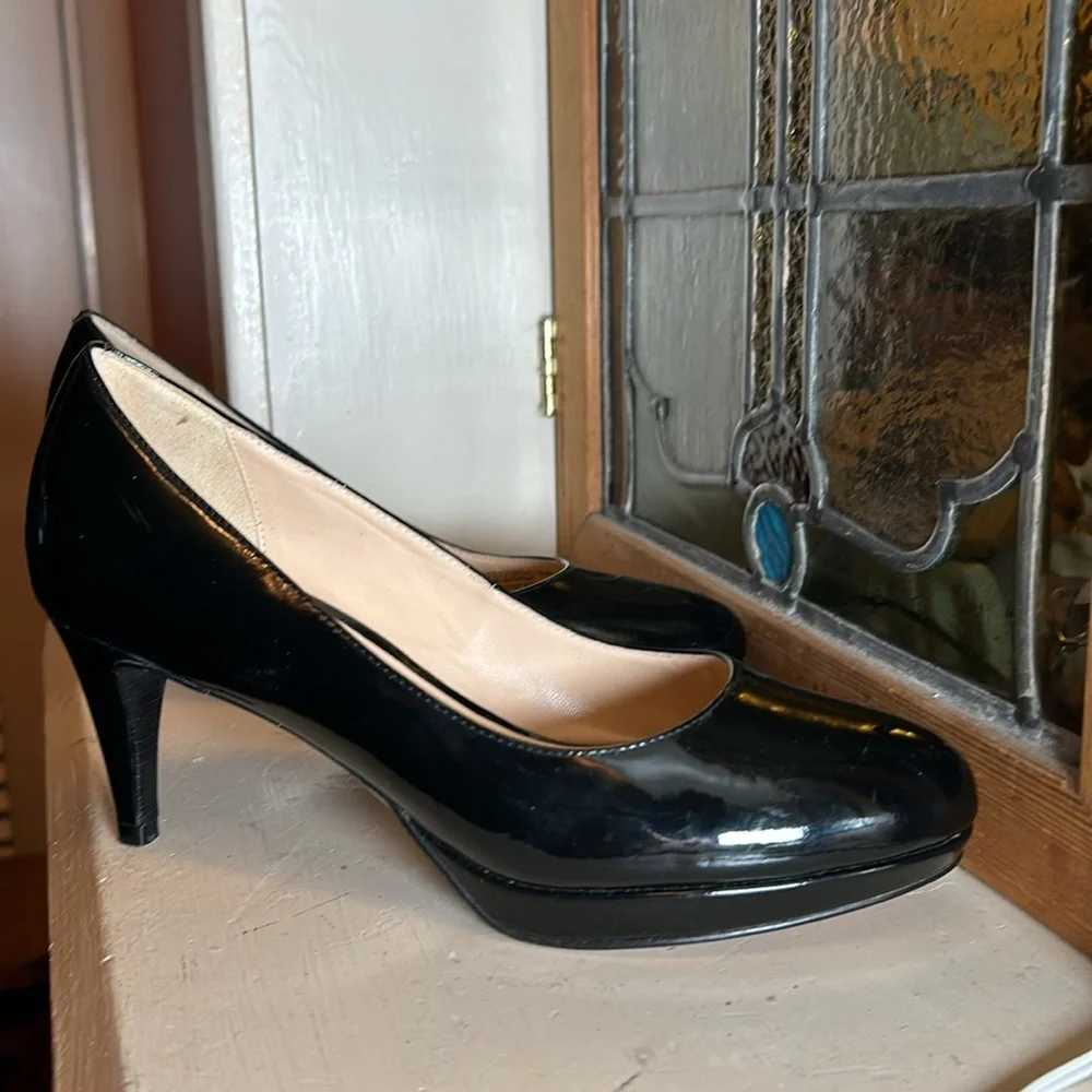 Nike Air Cole Haan black heels. 3 in heels.              Women  6.5 C.
